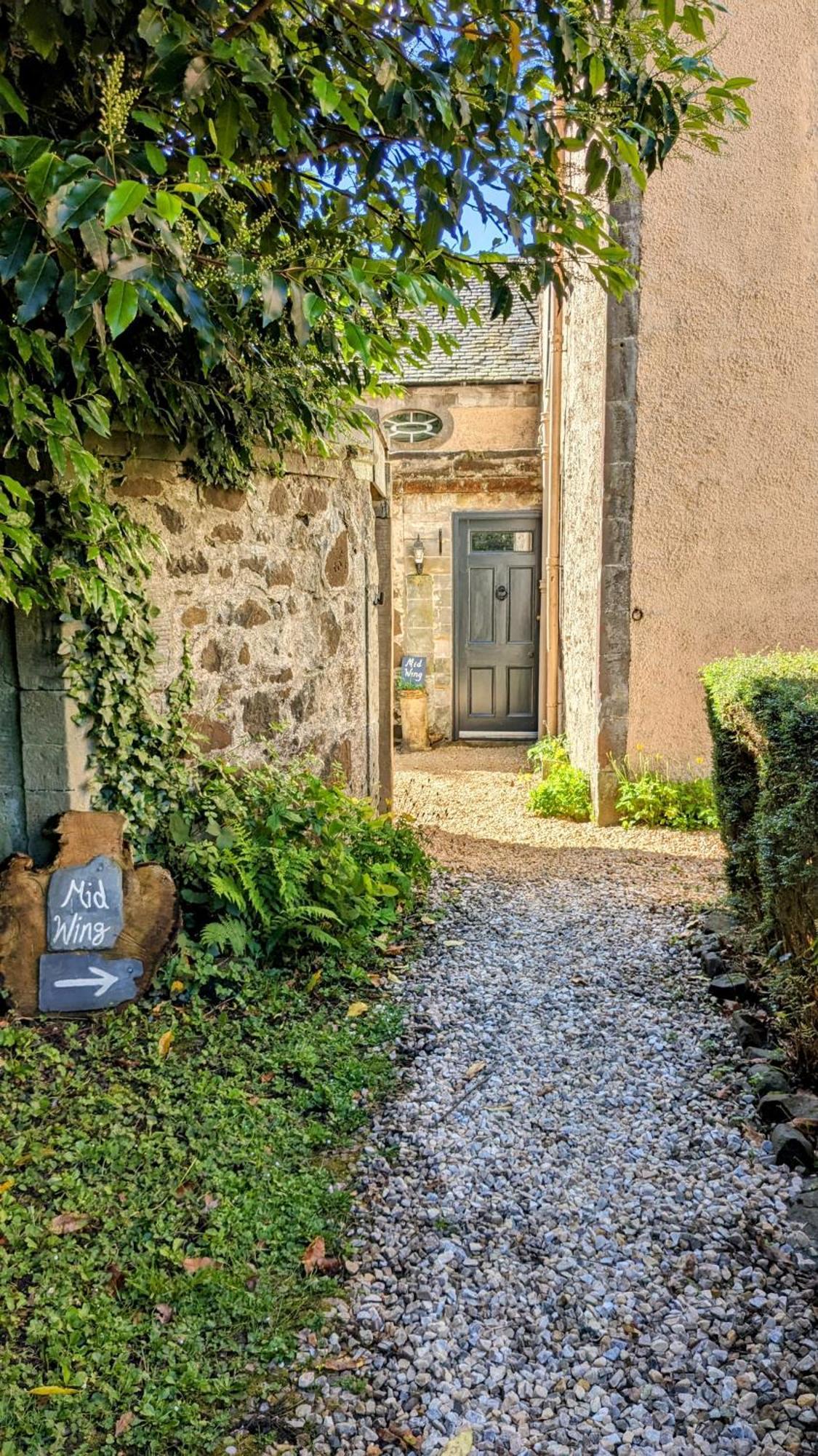 Powis House Mid Cottage スターリング エクステリア 写真