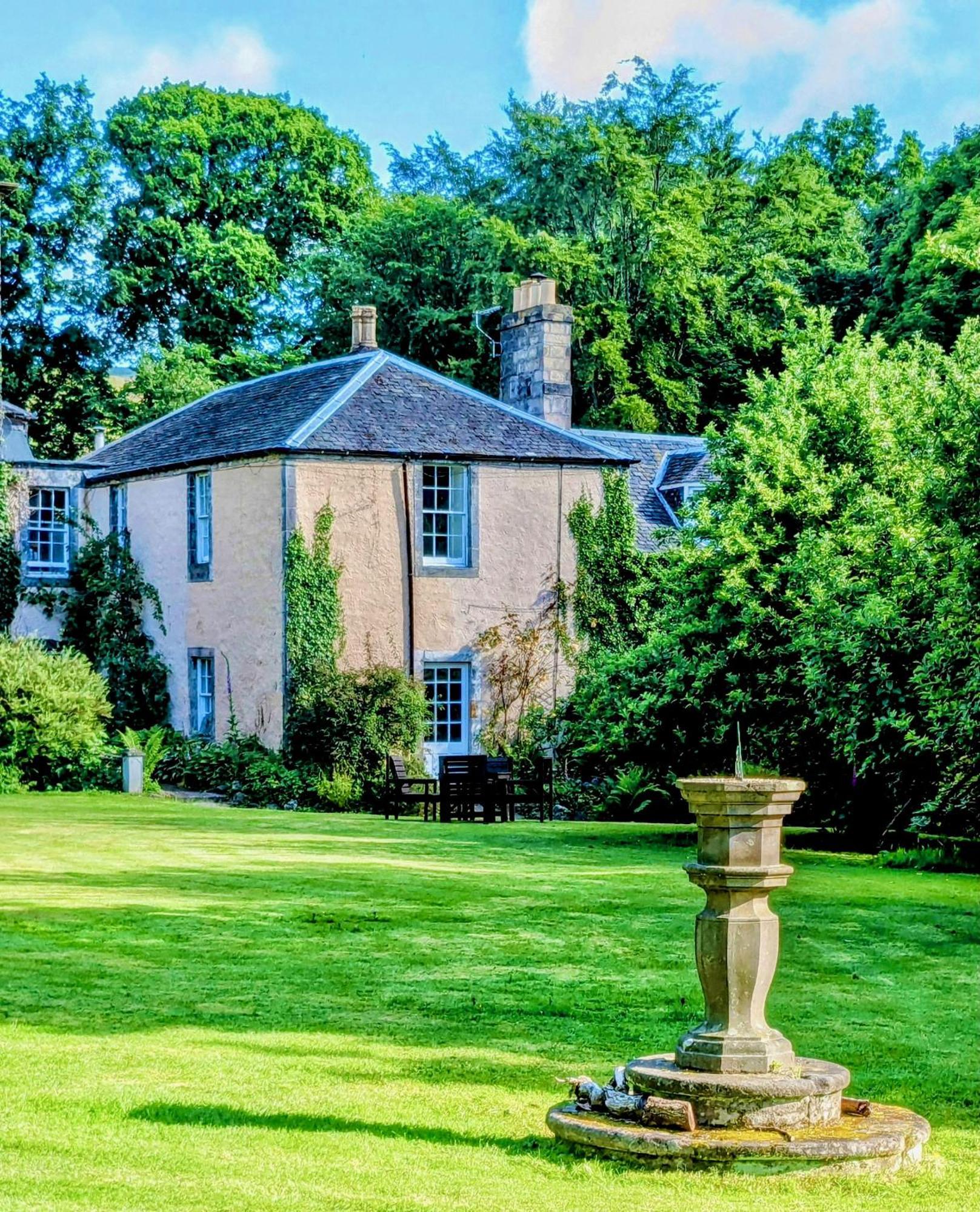 Powis House Mid Cottage スターリング エクステリア 写真